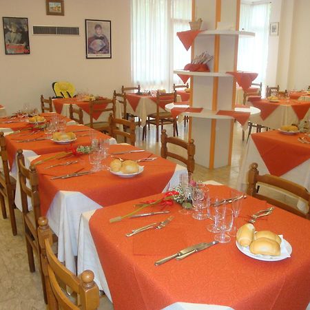 Hotel Graziana Riccione Extérieur photo