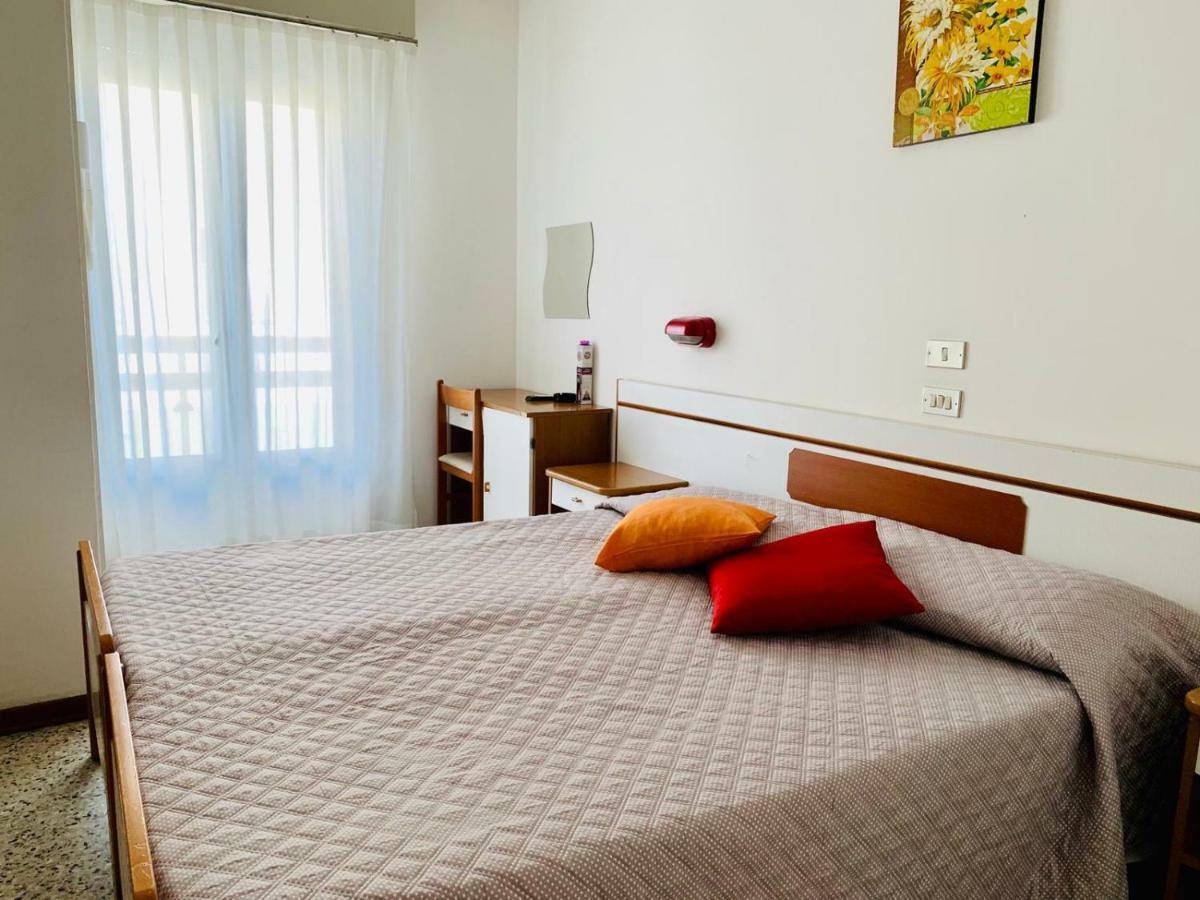 Hotel Graziana Riccione Extérieur photo